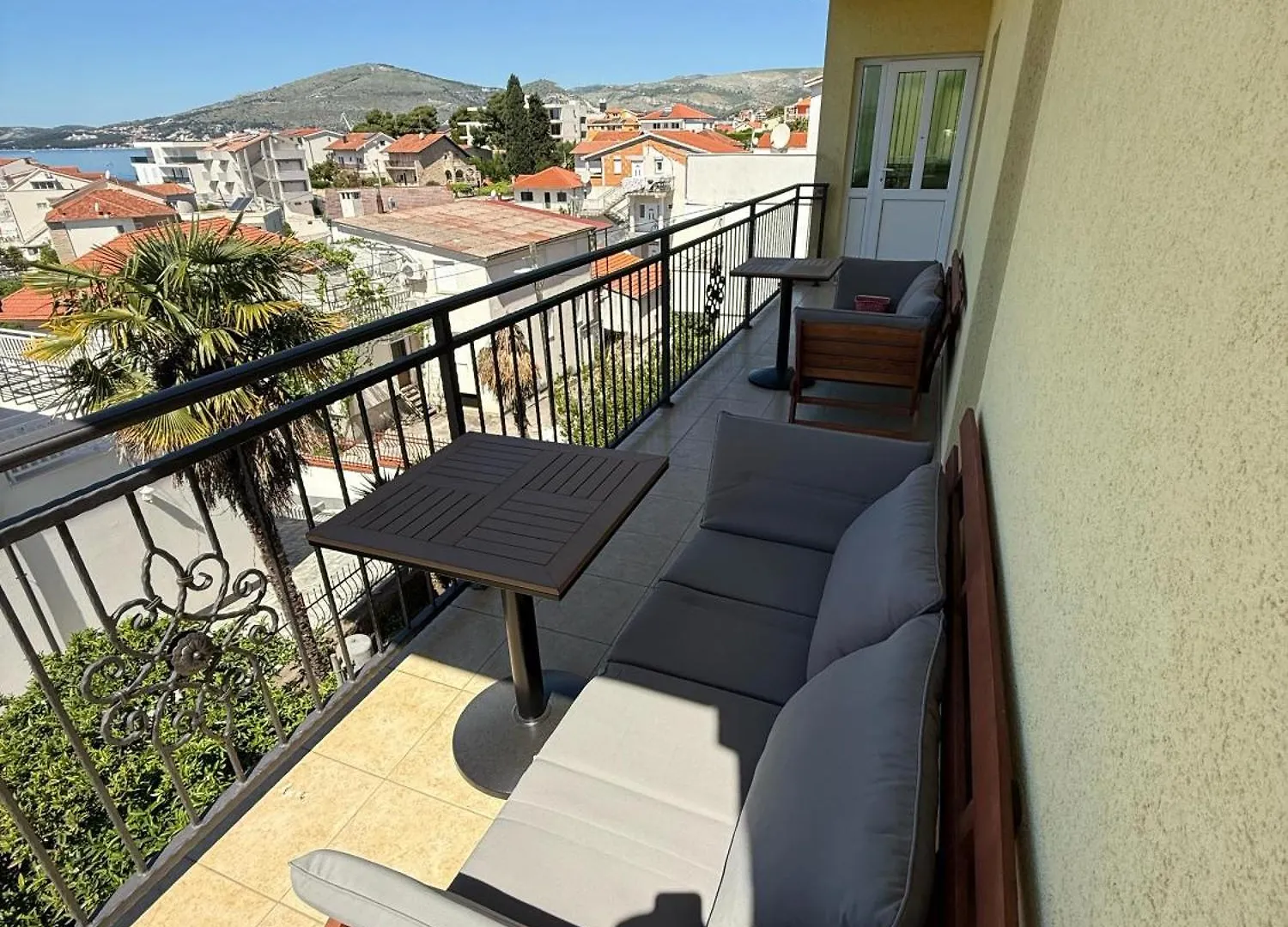 4-Bedroom Lux Apartment With Amazing Scenery تروغير