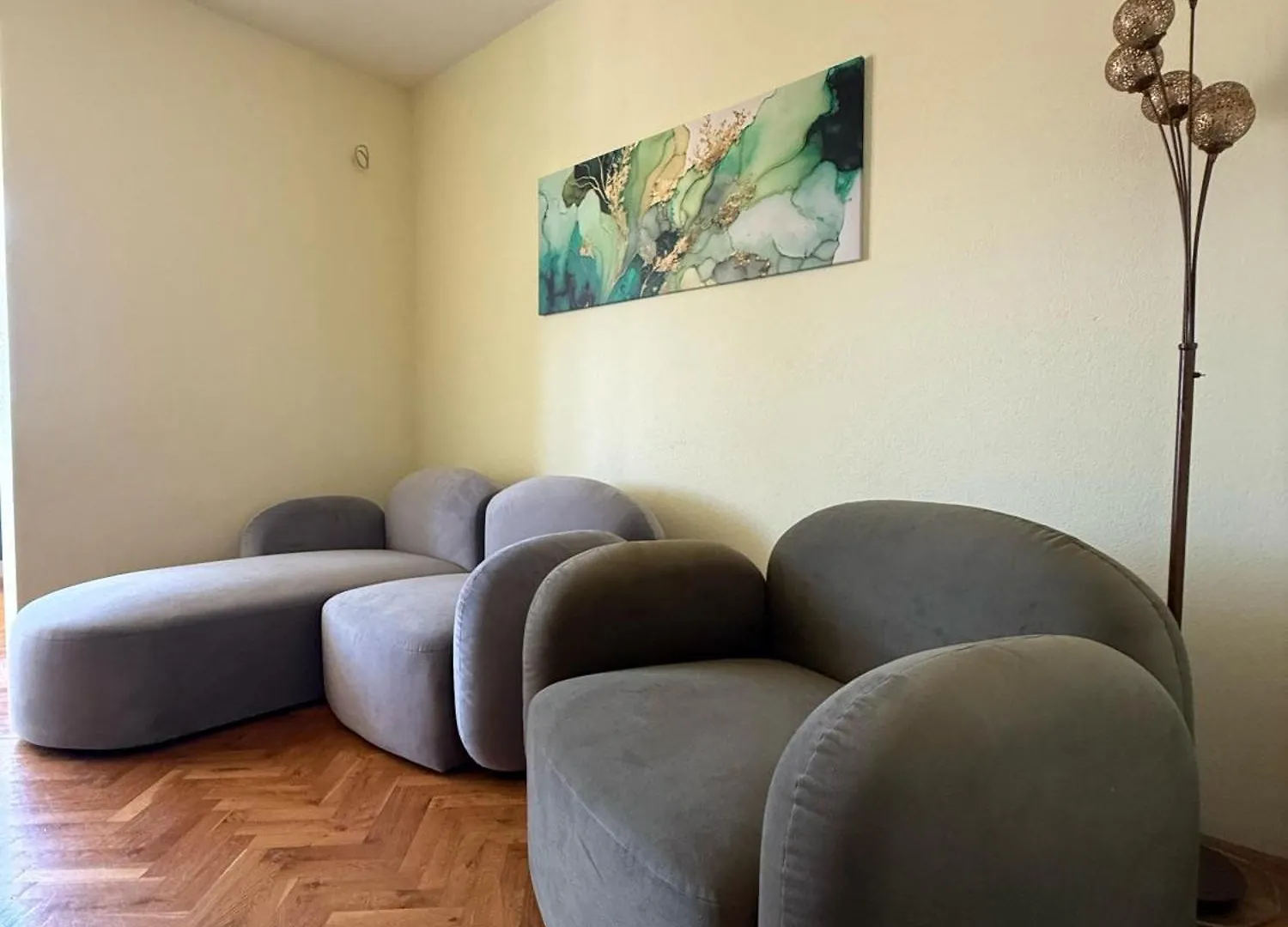 4-Bedroom Lux Apartment With Amazing Scenery تروغير 0*,